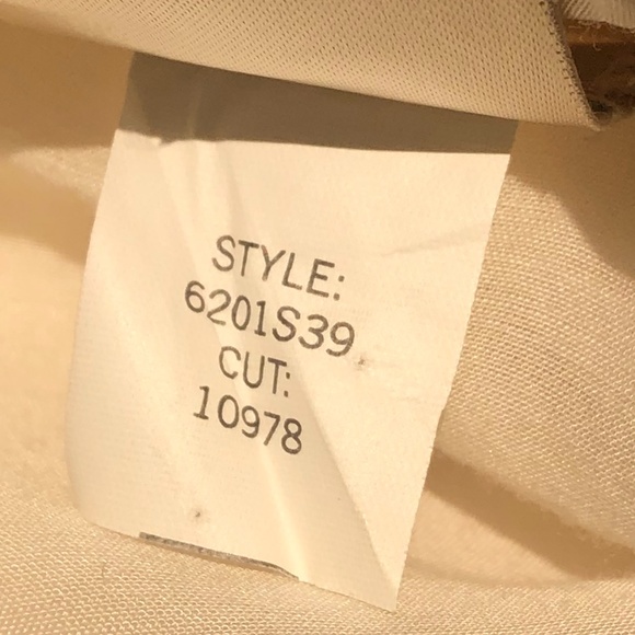 MAXSTUDIO CREAM LOOSE FIT SQUARE TOP GEOMETRIC DESIGN - Picture 15 of 16